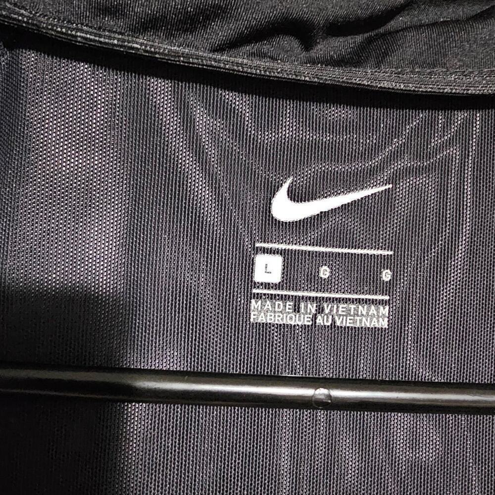 Nike - Picture 4 of 4